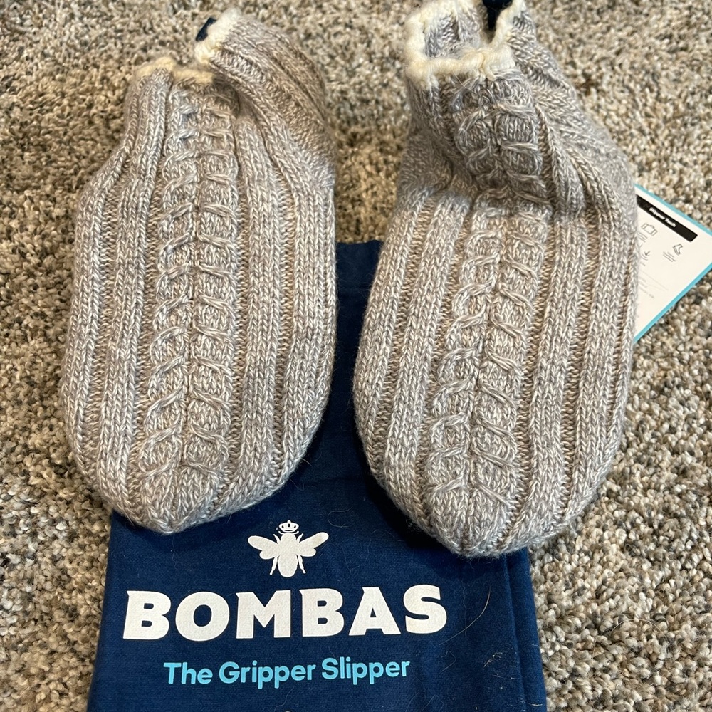 Brand New Womens Bombas Gripper Slippers